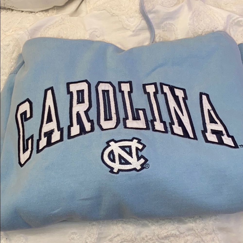 Carolina Tar Heels sweatshirt!!!